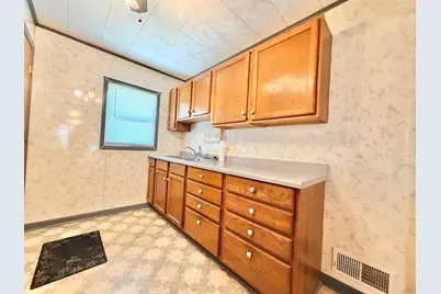 415 E 12th Street, Streator, IL 61364 - Photo 6