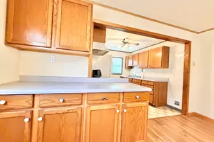 415 E 12th St, Streator, IL 61364 - Photo 4