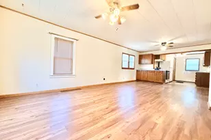 415 E 12th St, Streator, IL 61364 - Photo 2