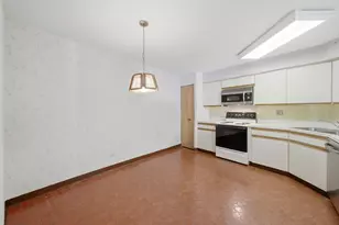 1025 S Fernandez Ave, Arlington Heights, IL 60005 - Photo 8