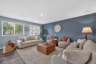 162 Hibiscus Ln, Elgin, IL 60124 - Photo 8