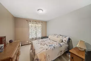 7215 Willow Way Ln, Willowbrook, IL 60527 - Photo 8
