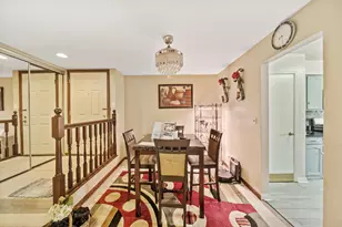 7215 Willow Way Ln, Willowbrook, IL 60527 - Photo 4