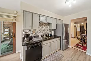 7215 Willow Way Ln, Willowbrook, IL 60527 - Photo 6