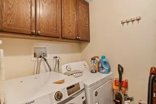 7215 Willow Way Ln, Willowbrook, IL 60527 - Photo 16