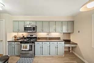 7215 Willow Way Ln, Willowbrook, IL 60527 - Photo 12