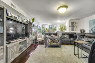 7020 S Paxton Ave, Chicago, IL 60649 - Photo 4