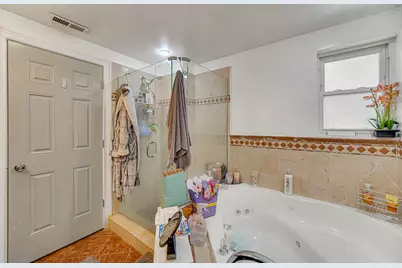 7020 S Paxton Avenue #GS, Chicago, IL 60649 - Photo 8