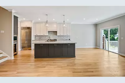 141 Harding Court, Glen Ellyn, IL 60137 - Photo 6