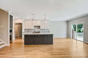141 Harding Ct, Glen Ellyn, IL 60137 - Photo 6