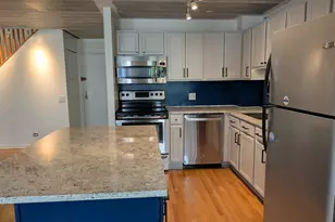 711 W Gordon Terrace, Chicago, IL 60613 - Photo 2