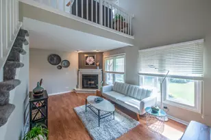 1900 Wisteria Ct, Naperville, IL 60565 - Photo 4