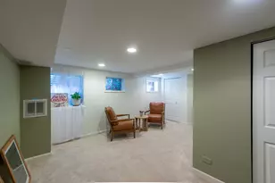 1900 Wisteria Ct, Naperville, IL 60565 - Photo 18