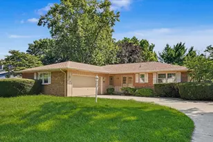 10 Greenfield Ct, Savoy, IL 61874 - Photo 4