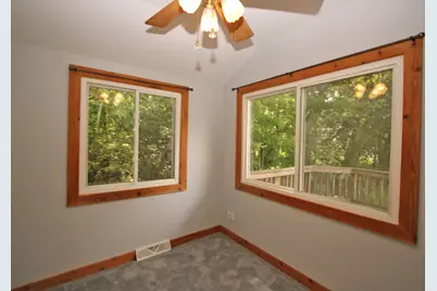 338 E Lakeview Avenue, Round Lake Beach, IL 60073 - Photo 14