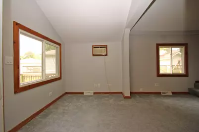 338 E Lakeview Avenue, Round Lake Beach, IL 60073 - Photo 16