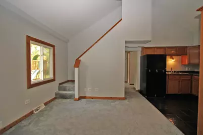 338 E Lakeview Avenue, Round Lake Beach, IL 60073 - Photo 10