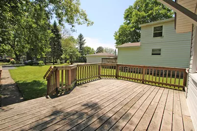 338 E Lakeview Avenue, Round Lake Beach, IL 60073 - Photo 6