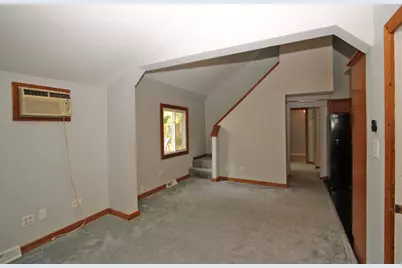 338 E Lakeview Avenue, Round Lake Beach, IL 60073 - Photo 8