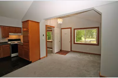 338 E Lakeview Avenue, Round Lake Beach, IL 60073 - Photo 12