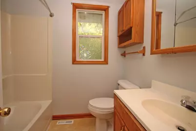 338 E Lakeview Avenue, Round Lake Beach, IL 60073 - Photo 26