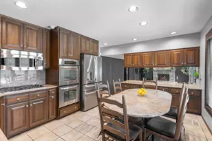 2621 Landwehr Rd, Glenview, IL 60026 - Photo 8