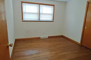10824 S Sacramento Ave, Chicago, IL 60655 - Photo 8