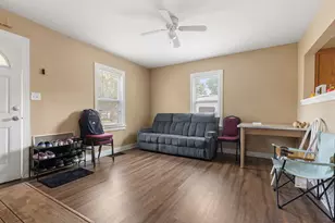 1112 Dalbigne St, Belvidere, IL 61008 - Photo 2