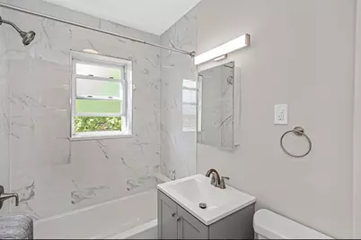 5004 W Newport Avenue #3E, Chicago, IL 60641 - Photo 8