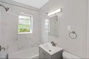 5004 W Newport Ave, Chicago, IL 60641 - Photo 8