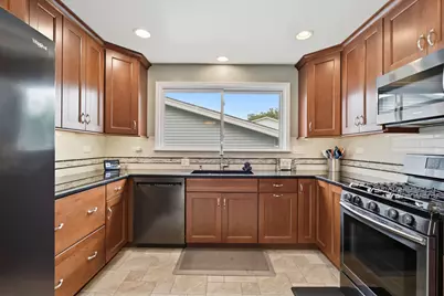 1106 S Sprucewood Drive, Mount Prospect, IL 60056 - Photo 8