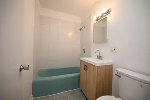 1570 Dewey Ave, Evanston, IL 60201 - Photo 12
