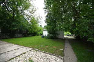 1570 Dewey Ave, Evanston, IL 60201 - Photo 26