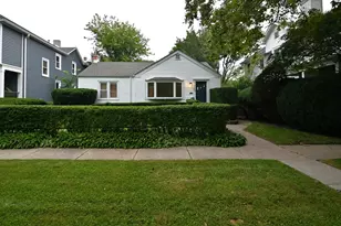 1570 Dewey Ave, Evanston, IL 60201 - Photo 2