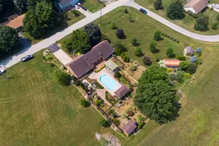 6229 Darline Dr, Saint Anne, IL 60964 - Photo 54