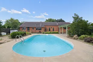 6229 Darline Dr, Saint Anne, IL 60964 - Photo 34