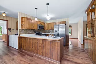 6229 Darline Dr, Saint Anne, IL 60964 - Photo 10