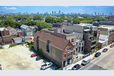 2475 N Clybourn Avenue, Chicago, IL 60614 - Photo 2