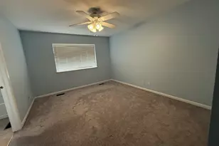 2250 Stoughton Dr, Aurora, IL 60502 - Photo 32