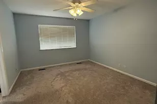 2250 Stoughton Dr, Aurora, IL 60502 - Photo 14
