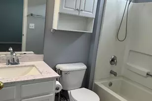 2250 Stoughton Dr, Aurora, IL 60502 - Photo 38