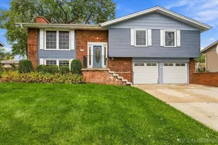 427 Chopin Ct, Schaumburg, IL 60193 - Photo 2