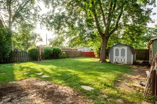 530 Maywood Ln, Hoffman Estates, IL 60169 - Photo 10