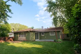 530 Maywood Ln, Hoffman Estates, IL 60169 - Photo 4