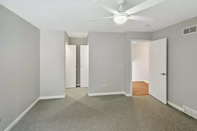 219 Countryside Lane, Lindenhurst, IL 60046 - Photo 10