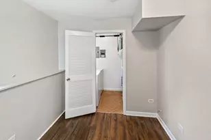 219 Countryside Ln, Lindenhurst, IL 60046 - Photo 18