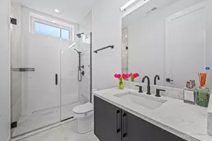 2640 N Bosworth Ave, Chicago, IL 60614 - Photo 24