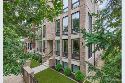 2640 N Bosworth Avenue #PHS, Chicago, IL 60614 - Photo 1