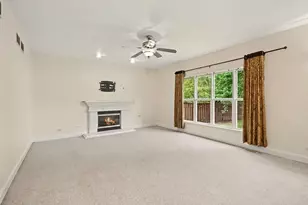 2095 Rockland Dr, Aurora, IL 60503 - Photo 4