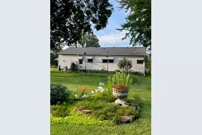 918 W Main Street, Genoa, IL 60135 - Photo 2